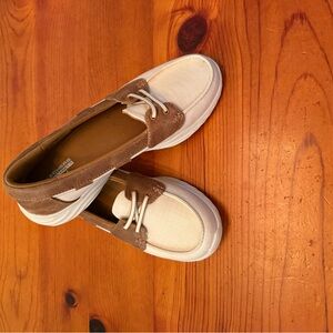 Skechers White and Brown Boat Shoes with Moccasin Stitching